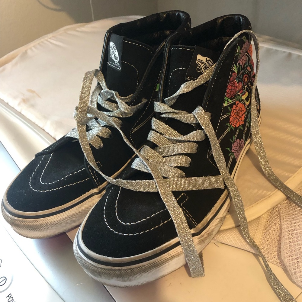 🎃🇲🇽Vans “Day of the Dead” Floral High-Tops- 126A $35 or $30 w/offer